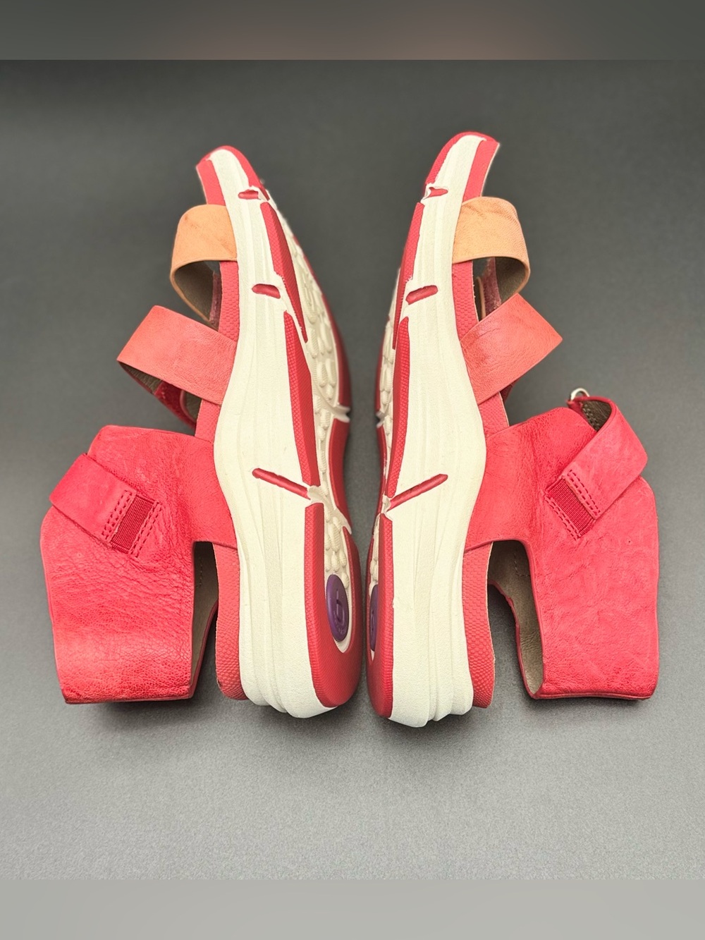 Bionica Women's Tri-Tone Strappy Sandals — Red, Coral, Peach - Picture 3 of 7